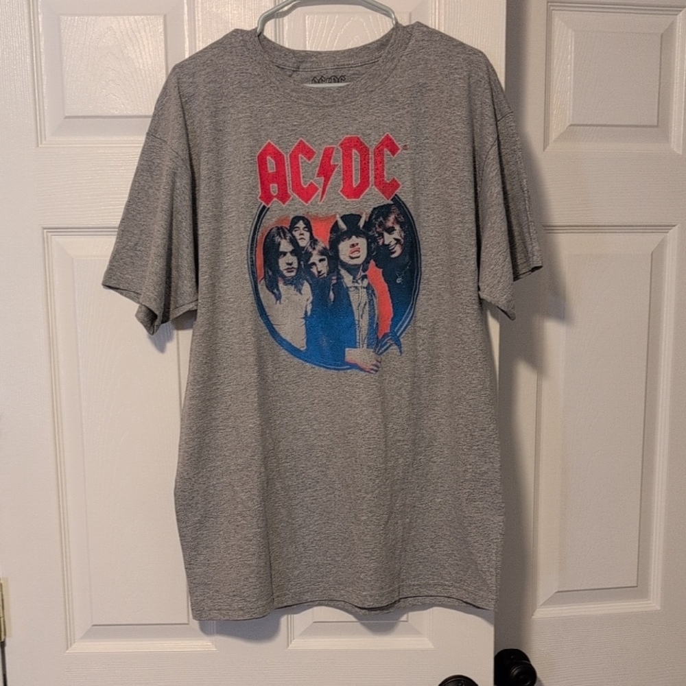 AC/DC Gray Graphic Band T-Shirt NWOT